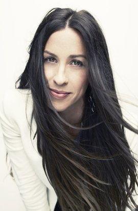 艾拉妮丝,音乐界的璀璨星辰